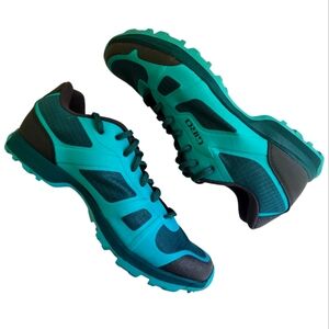 Giro biking shoes for women, size 10.5, Mint green color.
